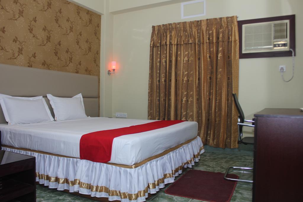 Golden Inn Chattagram Ltd Читагонг Екстериор снимка