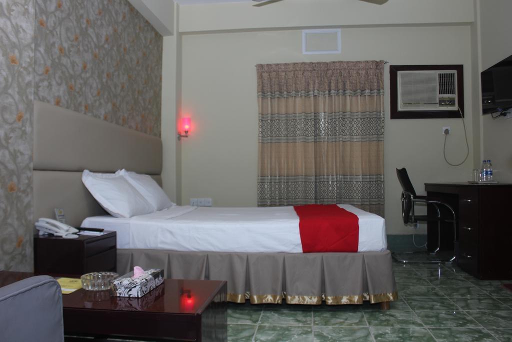 Golden Inn Chattagram Ltd Читагонг Екстериор снимка